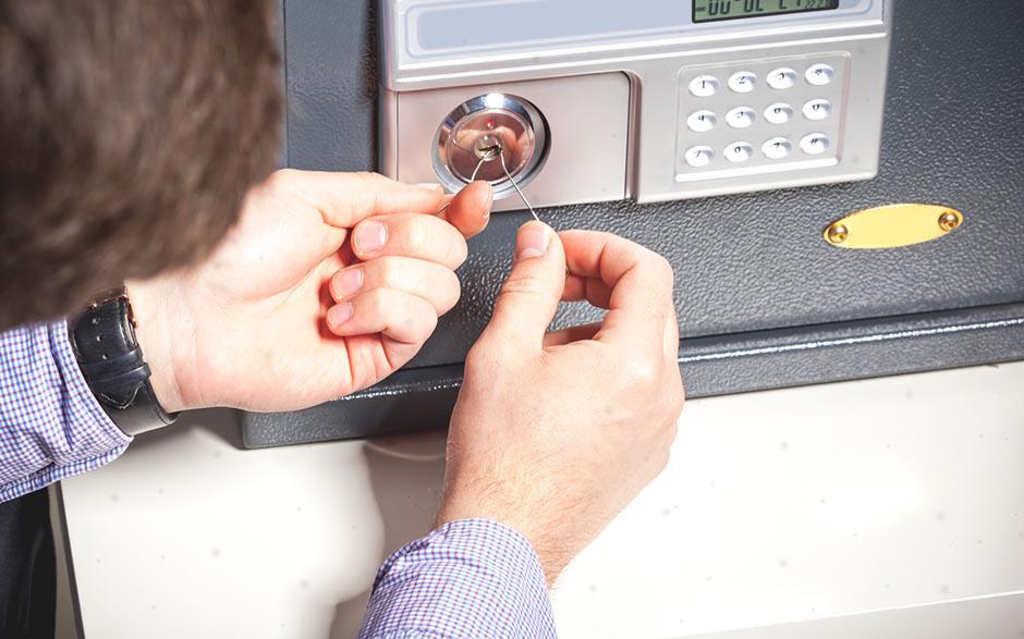 ouvrir une porte blindée avec une radio Paris 9